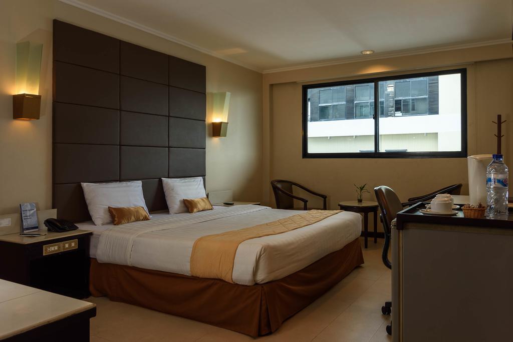 Hotel Gajahmada Pontianak Zimmer foto