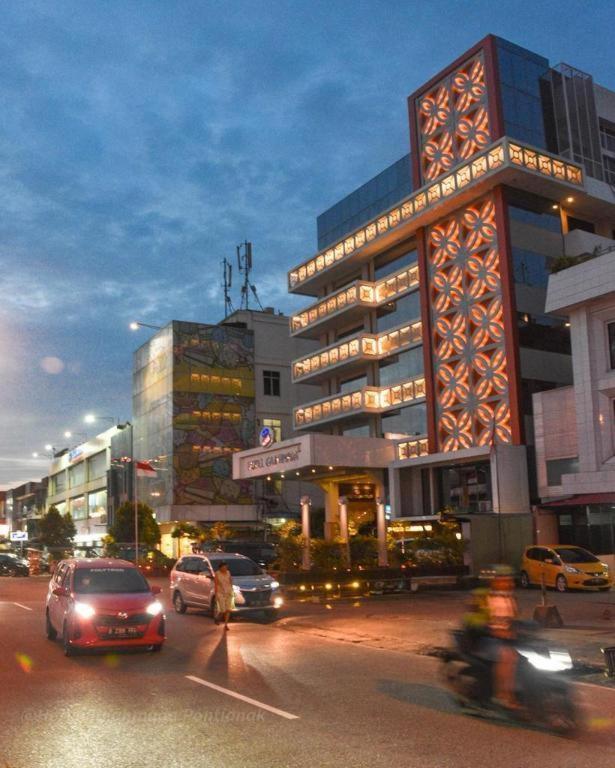 Hotel Gajahmada Pontianak Exterior foto